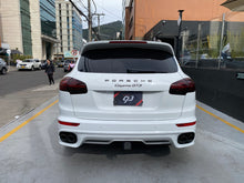 Cargar imagen en el visor de la galería, Porsche Cayenne GTS Modelo 2018
