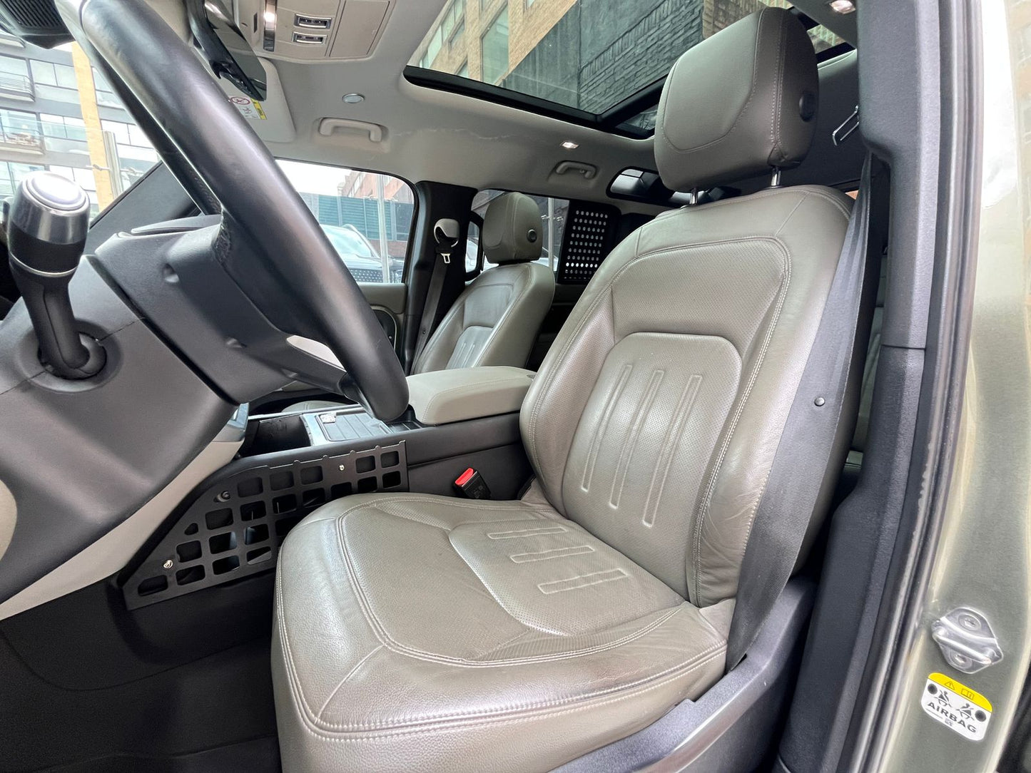 Land Rover Defender First Edition Modelo 2021