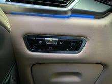 Cargar imagen en el visor de la galería, BMW X5 xDrive45E Blindada Modelo 2022
