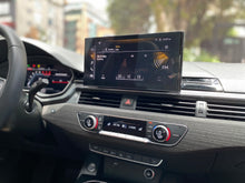 Cargar imagen en el visor de la galería, Audi A4 40 TFSI Hibrido Unique Edition Modelo 2023

