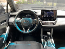 Cargar imagen en el visor de la galería, Toyota Corolla Cross XEI Híbrida Modelo 2022
