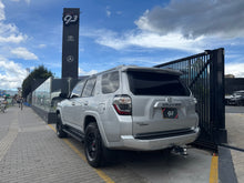 Cargar imagen en el visor de la galería, Toyota 4Runner Blindada Modelo 2023
