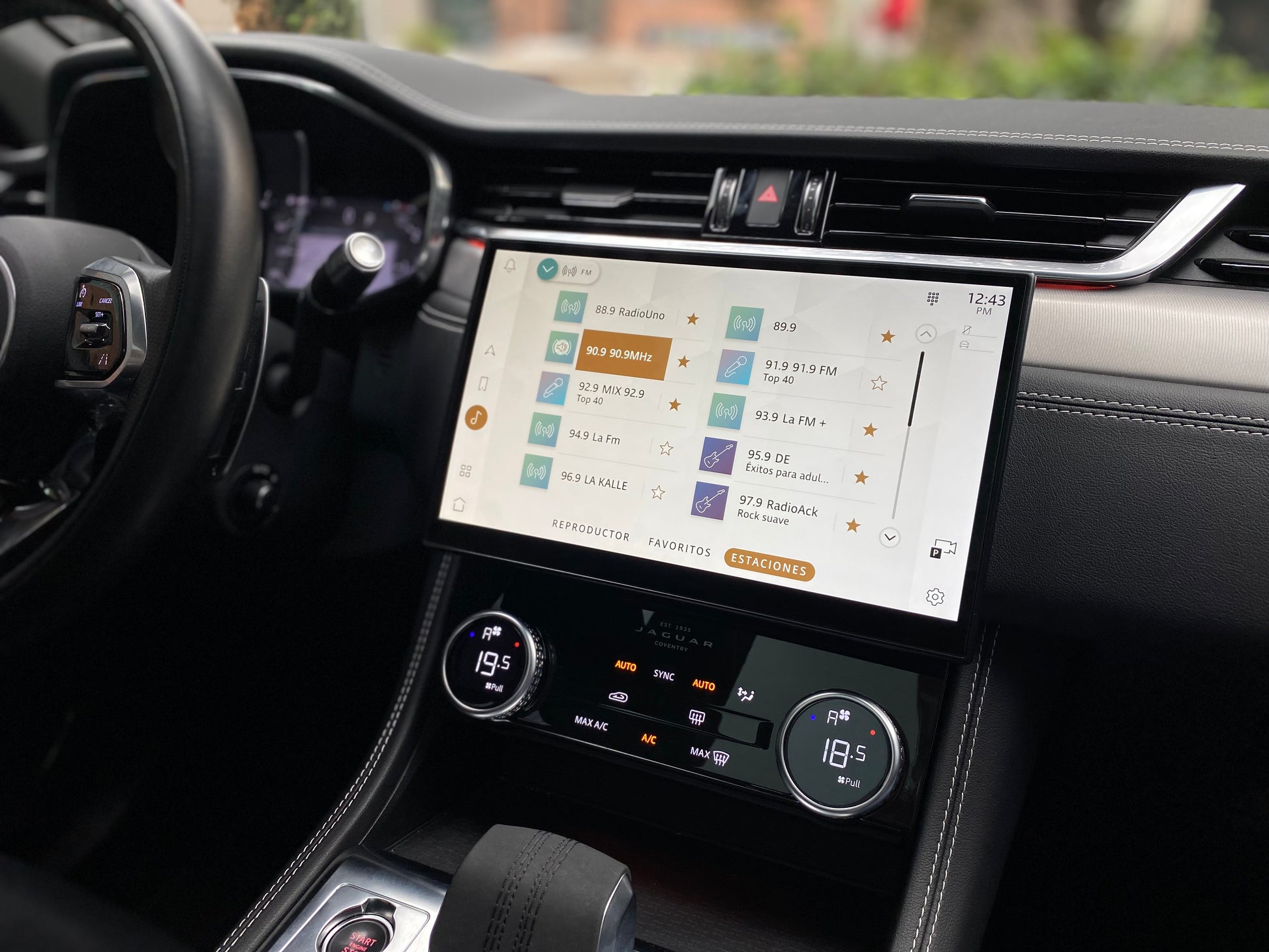 Jaguar F Pace P400 Hibrida Modelo 2022 - Autos 93