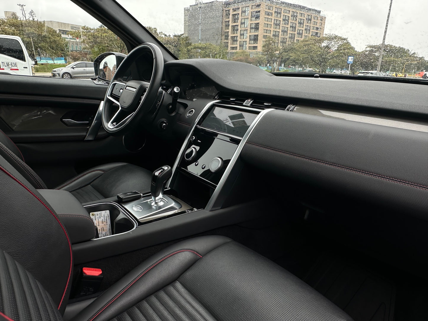LAND ROVER DISCOVERY SPORT R-DYNAMIC HÍBRIDA (2023)