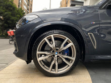 Cargar imagen en el visor de la galería, BMW X5 M50I Blindada Modelo 2020
