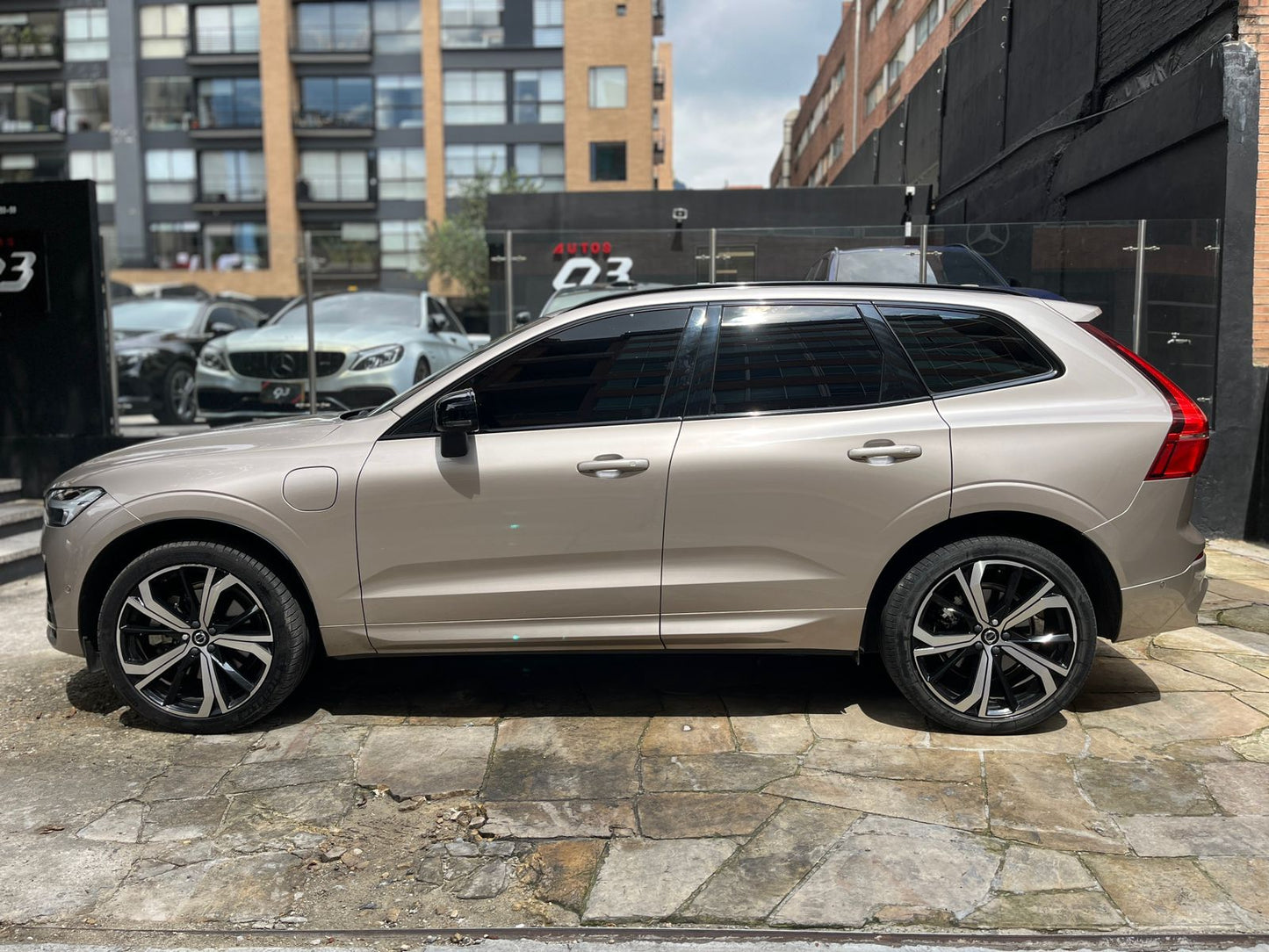 Volvo XC60 T8 Recharge Modelo 2023 - Autos 93