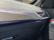 Cargar imagen en el visor de la galería, BMW X6 M50I Blindada Modelo 2023
