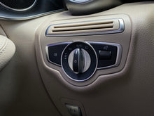 Cargar imagen en el visor de la galería, Mercedes-Benz GLC 300 4MATIC Modelo 2020
