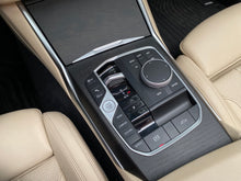 Cargar imagen en el visor de la galería, BMW 420I Cabriolet Modelo 2024
