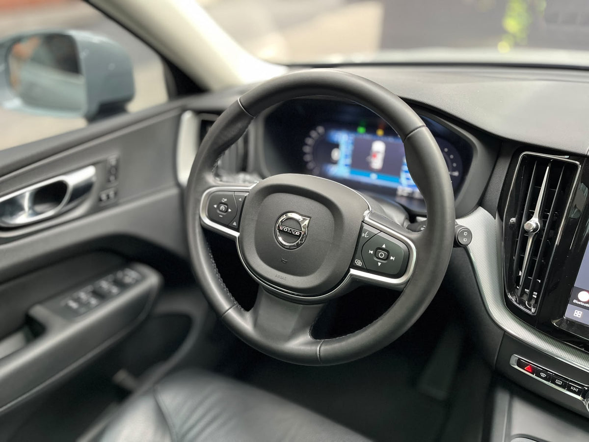 Volvo XC60 T8 Modelo 2025