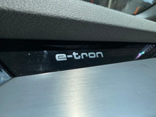 Cargar imagen en el visor de la galería, Audi E-Tron Sportback 55 Quattro Modelo 2022
