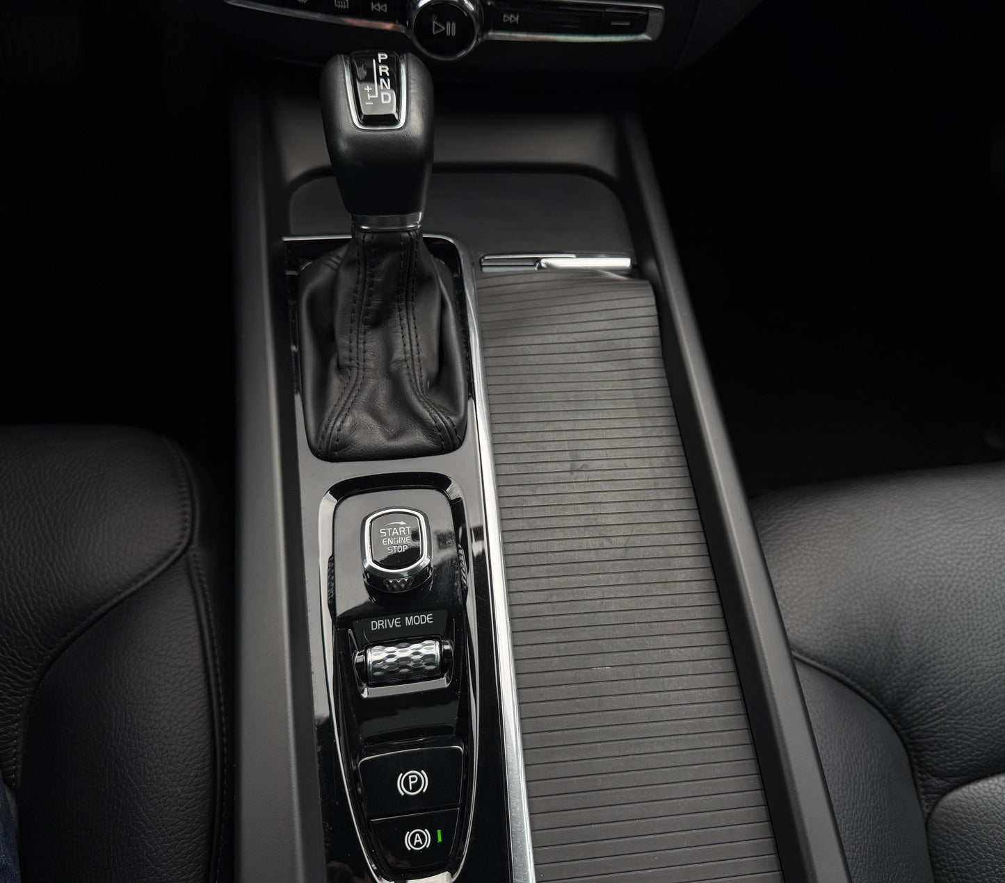 Volvo XC-60 T5 AWD Modelo 2020 - Autos 93