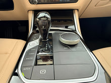 Cargar imagen en el visor de la galería, BMW 330e Modelo 2022
