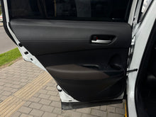 Cargar imagen en el visor de la galería, Toyota Corolla Cross Híbrida SEG Modelo 2026
