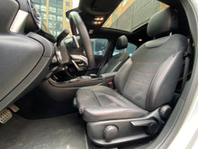 Cargar imagen en el visor de la galería, Mercedes-Benz A200 Sedan Modelo 2022
