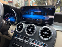 Cargar imagen en el visor de la galería, Mercedes-Benz GLC 300 4MATIC Modelo 2020
