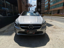Cargar imagen en el visor de la galería, Mercedes-Benz CLA 180 Modelo 2019
