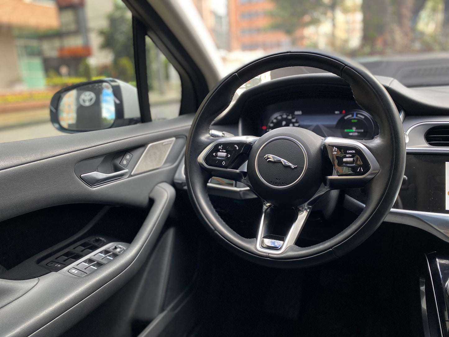 Jaguar I-PACE EV 400S Modelo 2021 - Autos 93