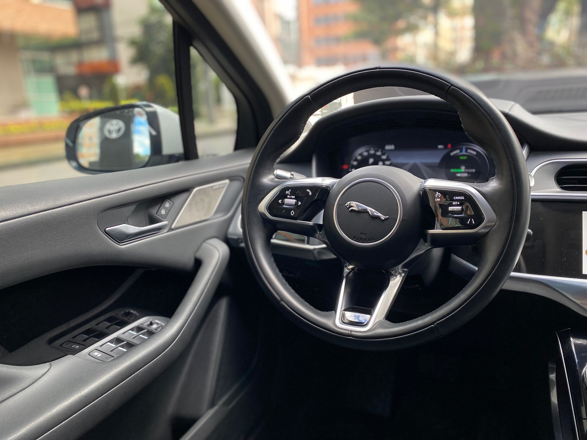 Jaguar I-PACE EV 400S Modelo 2021 - Autos 93