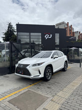 Cargar imagen en el visor de la galería, Lexus RX450h AWD Performance Híbrida

Modelo 2022
