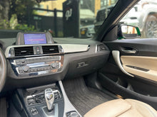 Cargar imagen en el visor de la galería, BMW M240I Cabriolet Modelo 2019
