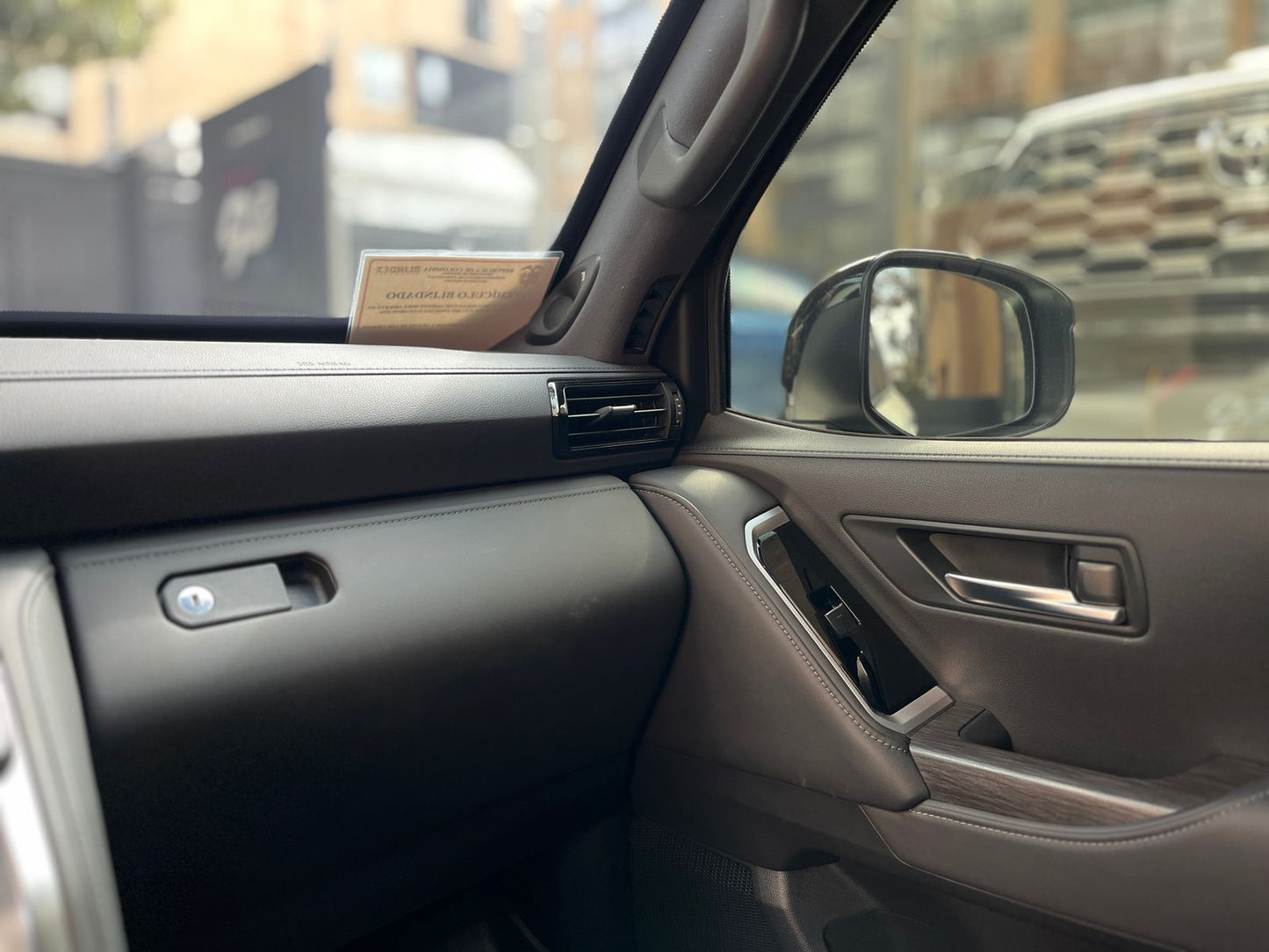 Toyota Land Cruiser 300 GR Sport Modelo 2022