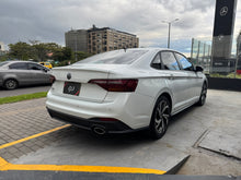 Cargar imagen en el visor de la galería, Volkswagen Jetta GLI Modelo 2023
