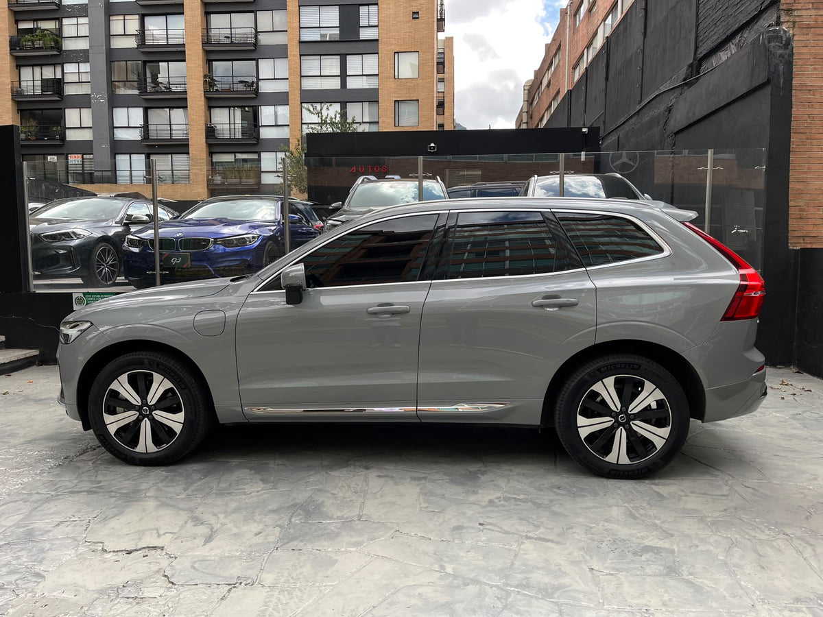 Volvo XC60 T8 Modelo 2025