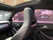 Cargar imagen en el visor de la galería, Mercedes-Benz AMG CLA 45 4MATIC Modelo 2018
