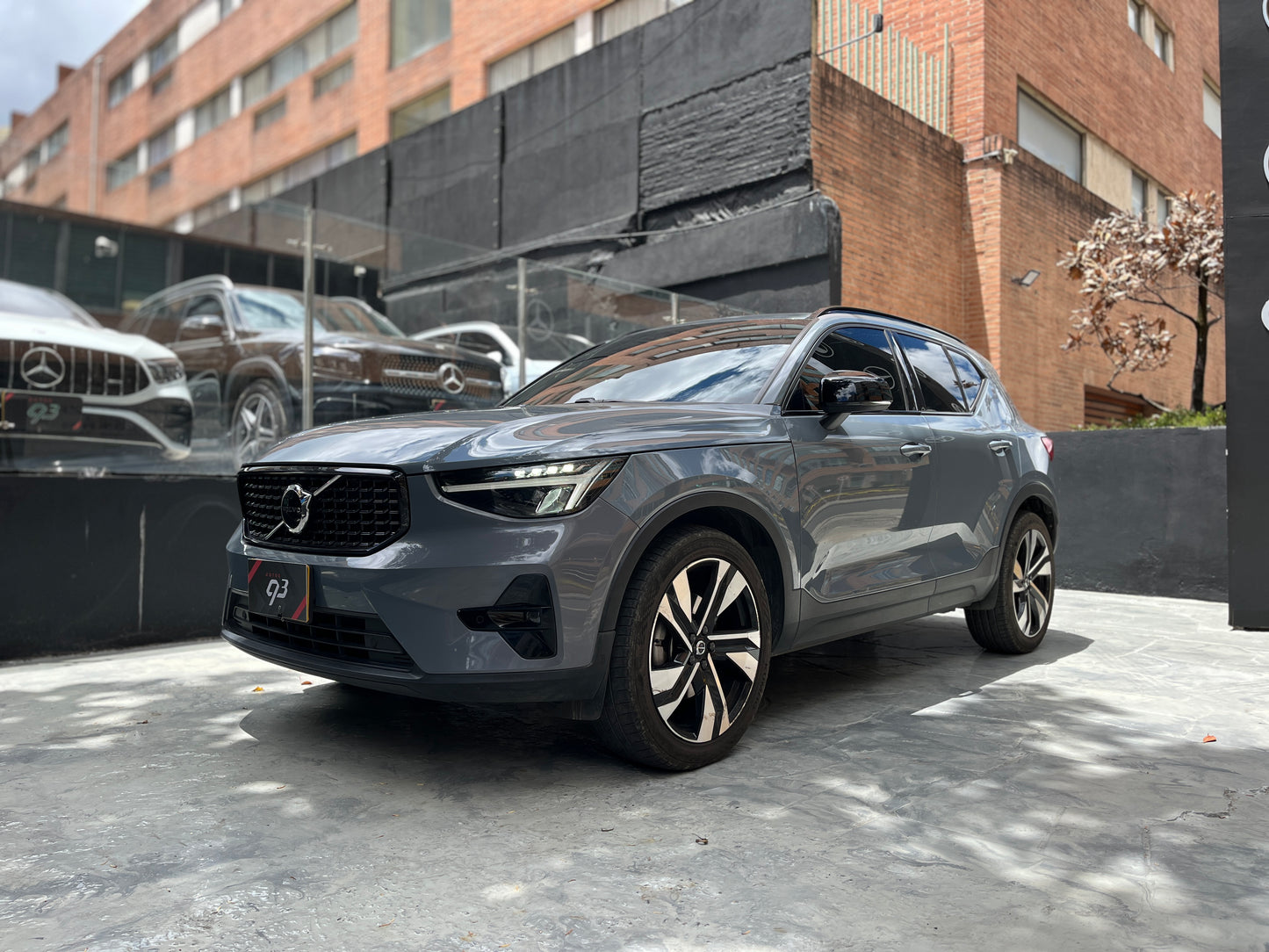 Volvo XC40 B5 AWD Hybrid Modelo 2023