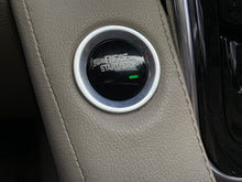 Cargar imagen en el visor de la galería, Cadillac Escalade Modelo 2015
