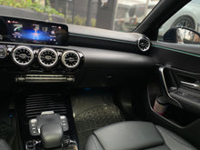 Cargar imagen en el visor de la galería, Mercedes-Benz A200 Hatchback Modelo 2022
