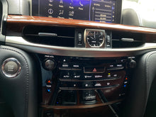 Cargar imagen en el visor de la galería, Lexus LX 570 Blindada Modelo 2017
