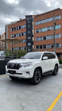 Cargar imagen en el visor de la galería, Toyota Prado TXL Modelo 2018
