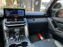 Cargar imagen en el visor de la galería, Toyota Land Cruiser 300 ZX Modelo 2023
