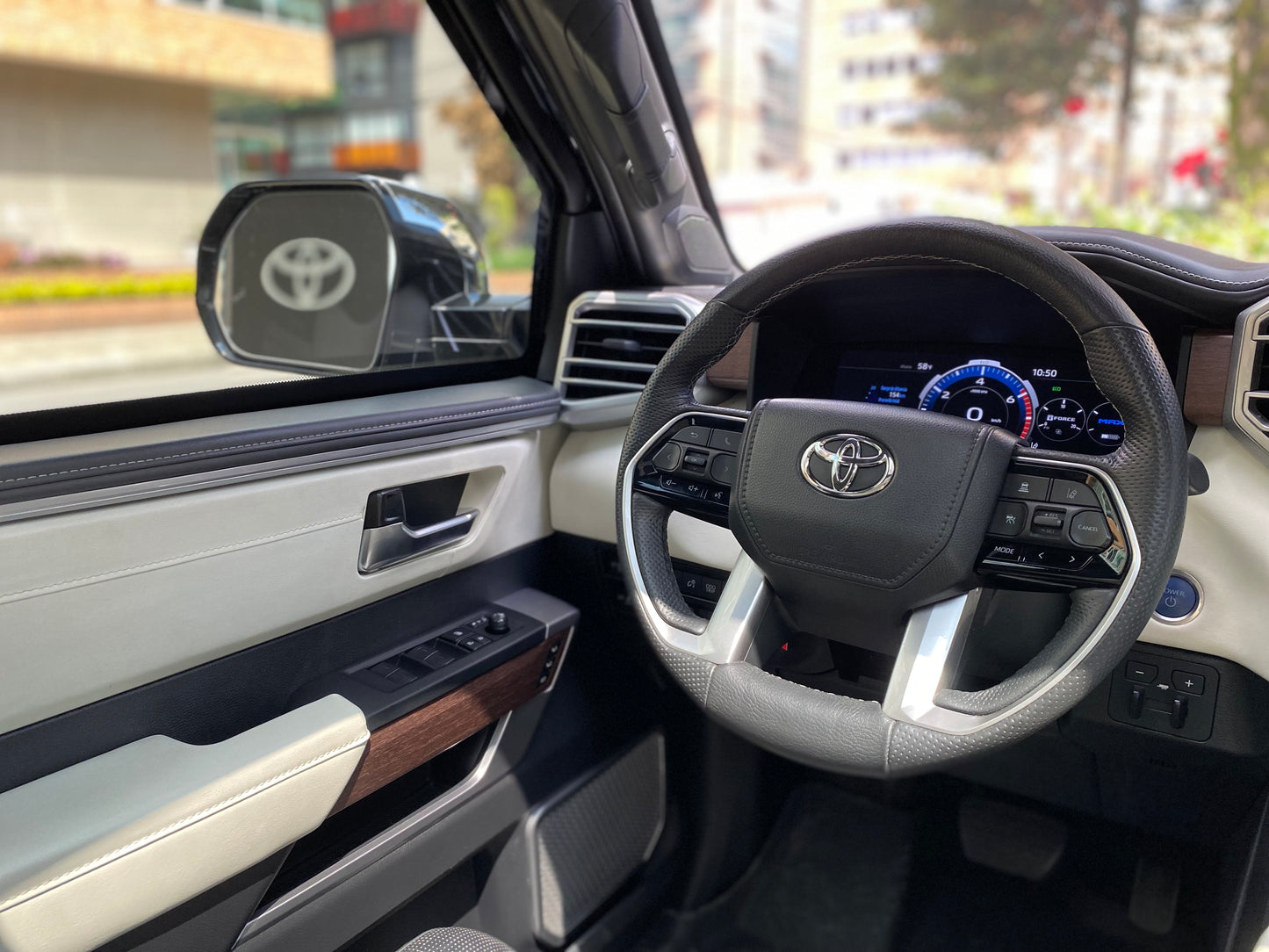 Toyota Sequoia Capstone Hibrida Blindada Modelo 2024 - Autos 93