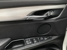 Cargar imagen en el visor de la galería, BMW X6 xDrive35I Blindada Modelo 2017
