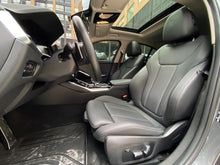 Cargar imagen en el visor de la galería, BMW 330I Modelo 2019
