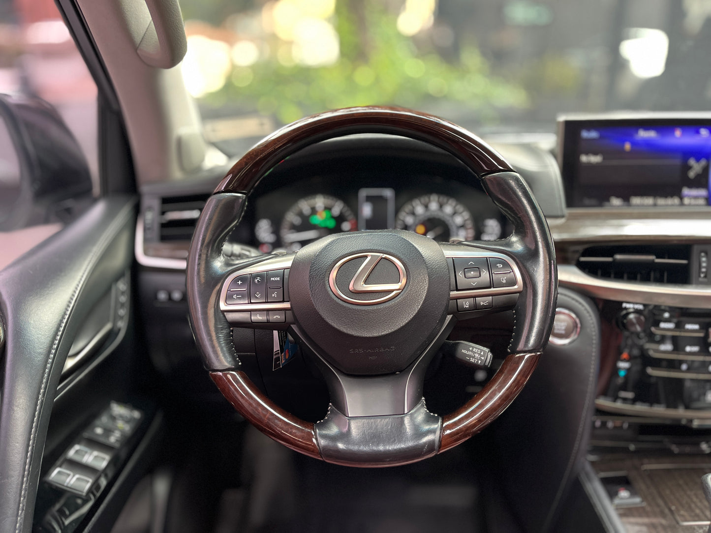 Lexus LX570 Súper Sport Modelo 2017