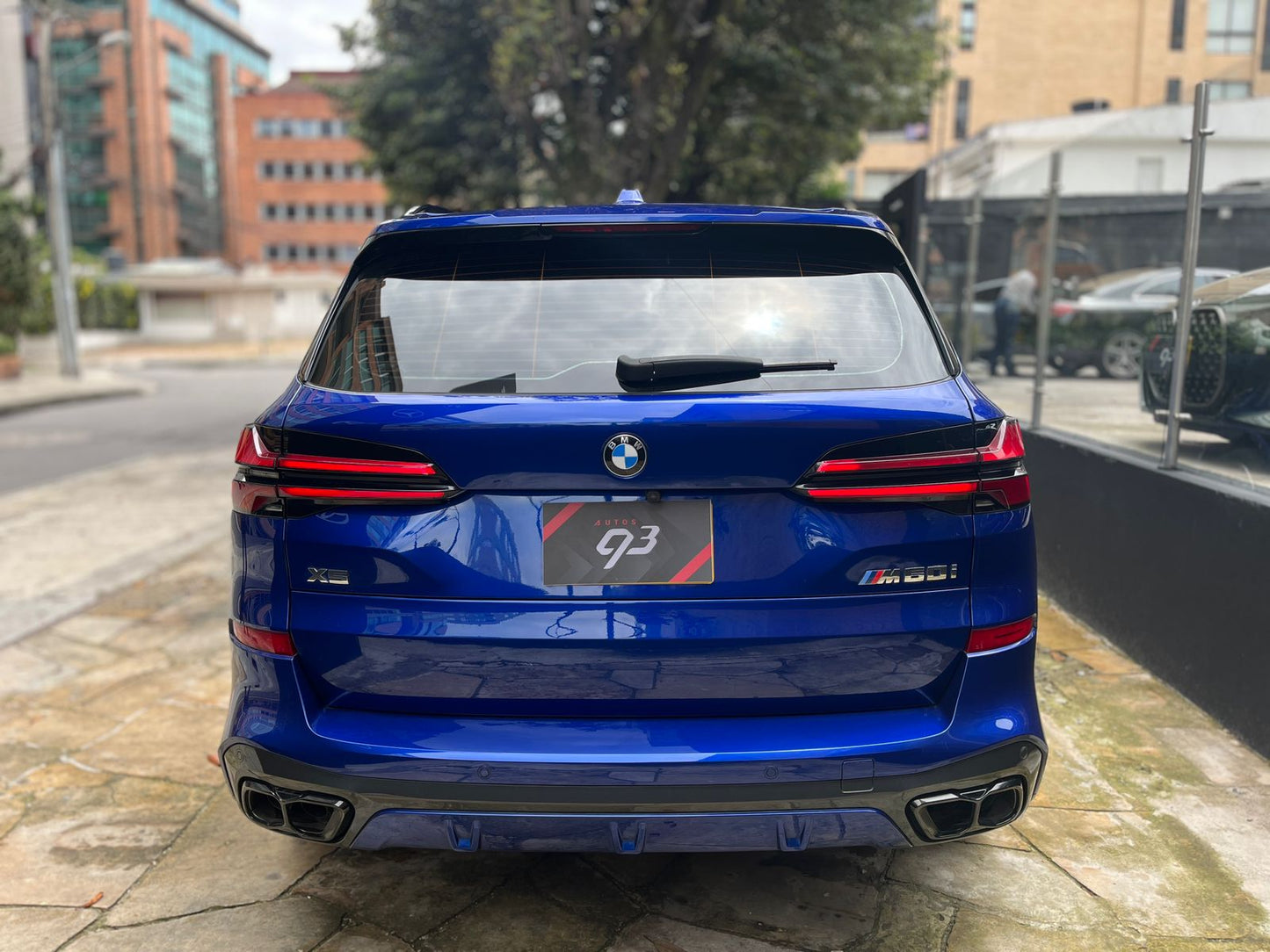 BMW X5 M60i xDrive Modelo 2024 - Autos 93