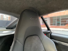 Cargar imagen en el visor de la galería, Porsche Cayman GTS Modelo 2015
