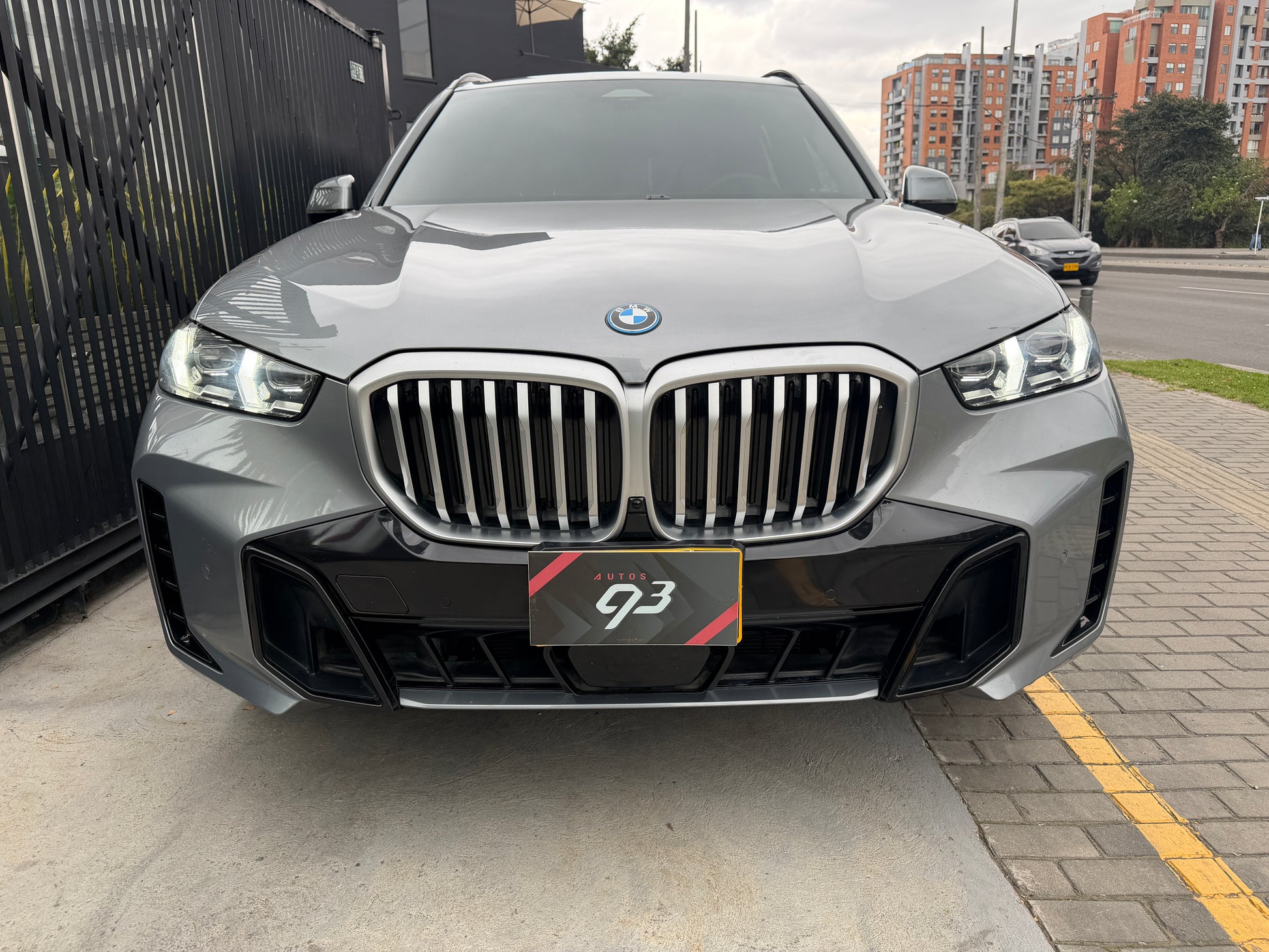 BMW X5 xDrive50e Modelo 2024 - Autos 93