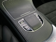 Cargar imagen en el visor de la galería, Mercedes-Benz GLC 300E Coupé Híbrido Modelo 2022
