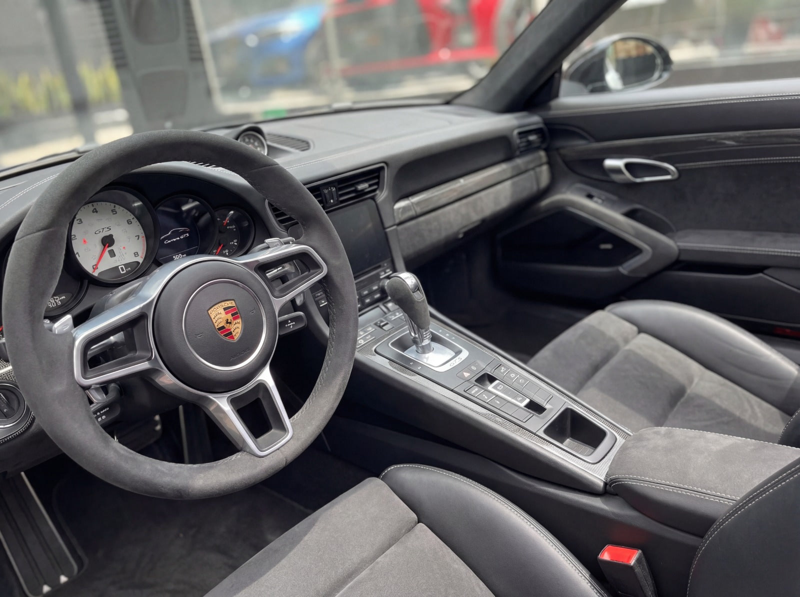 Porsche 911 GTS Coupé Modelo 2018 - Autos 93