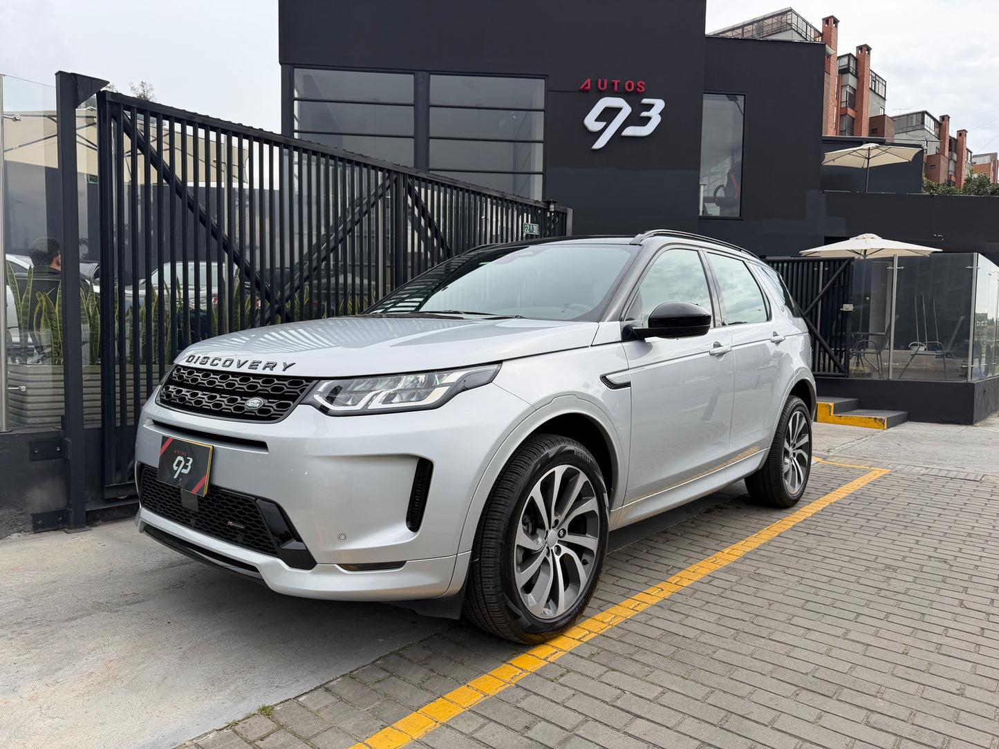 Land Rover Discovery MHEV Modelo 2023 - Autos 93