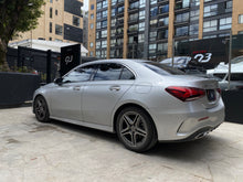Cargar imagen en el visor de la galería, Mercedes-Benz A200 Sedan Modelo 2022
