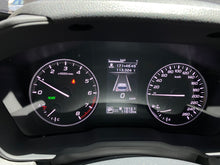 Cargar imagen en el visor de la galería, Subaru Crosstrek ES Modelo 2024
