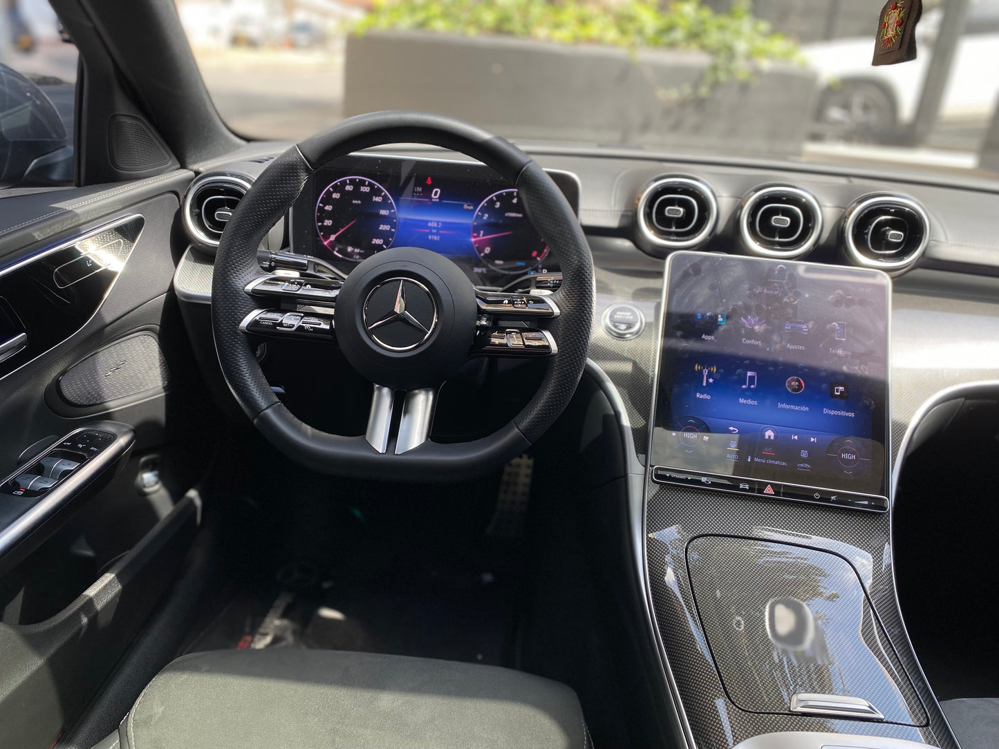 Mercedes-Benz C200 Híbrido Modelo 2025 - Autos 93