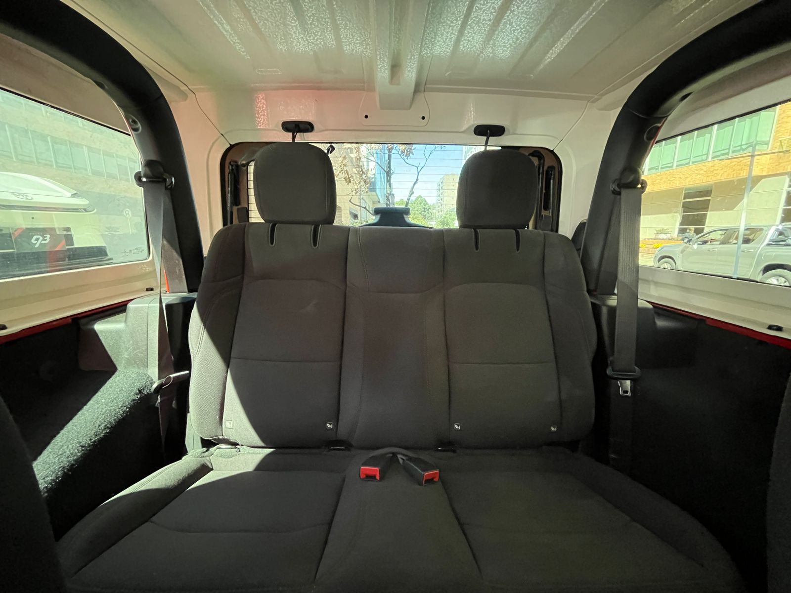 Jeep Wrangler Sport Modelo 2022 - Autos 93