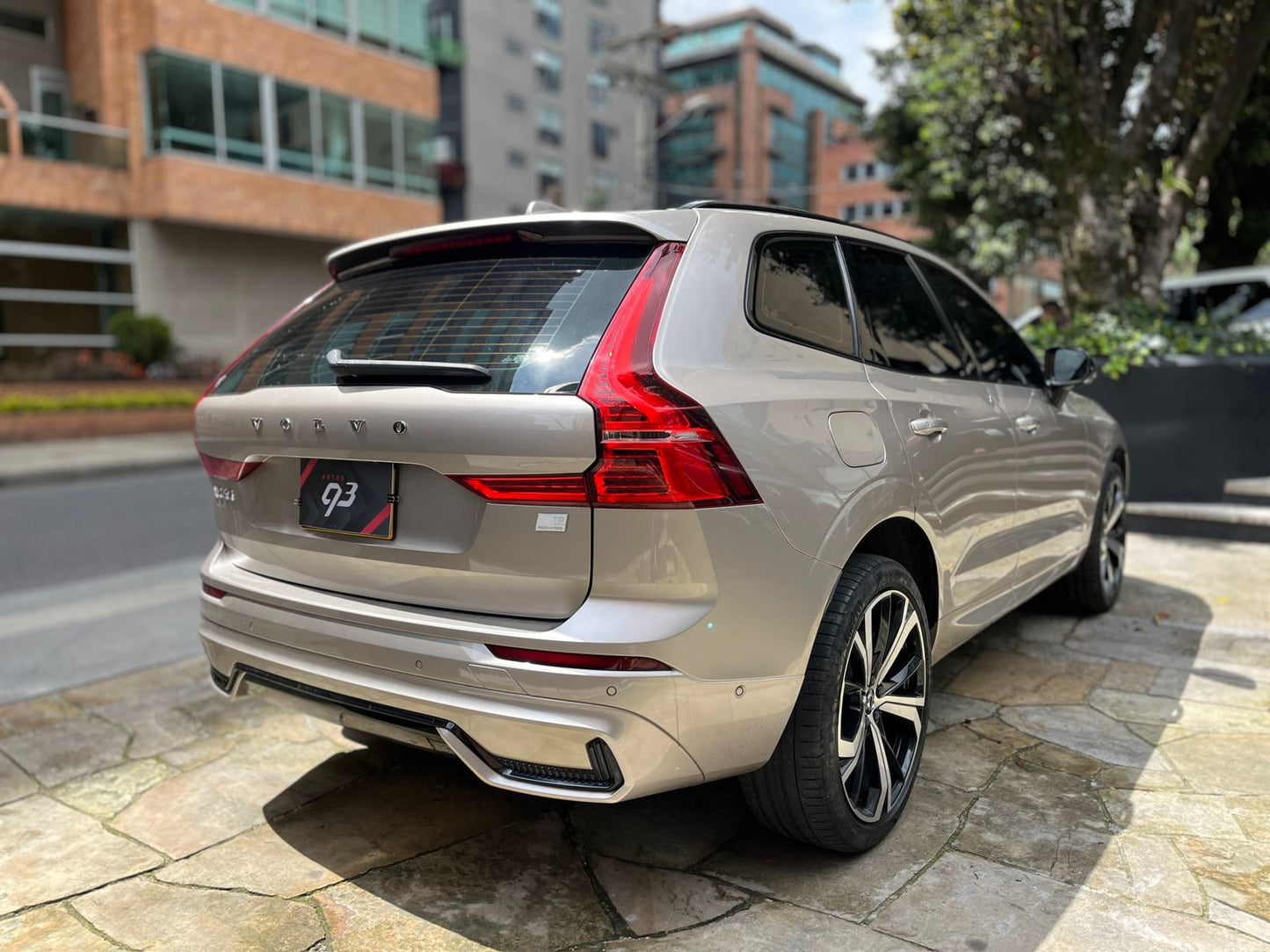 Volvo XC60 T8 Recharge Modelo 2023 - Autos 93